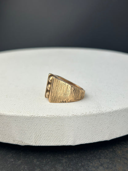 Three Dots Signet Ring