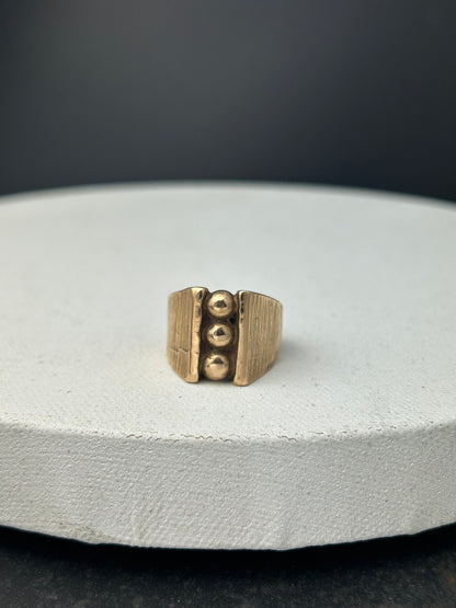 Three Dots Signet Ring