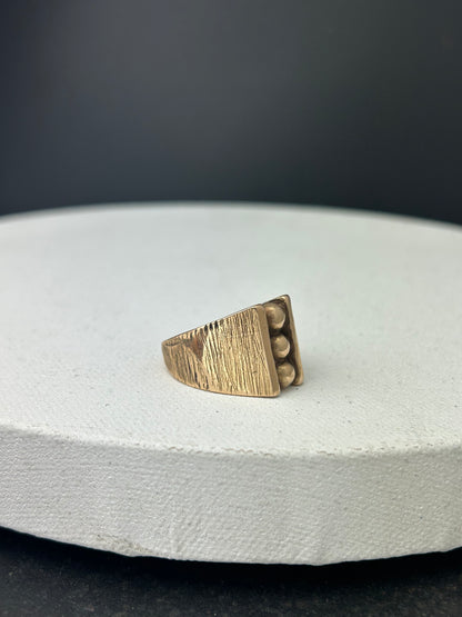 Three Dots Signet Ring