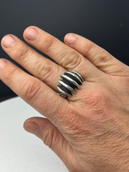 Five Walls Ring