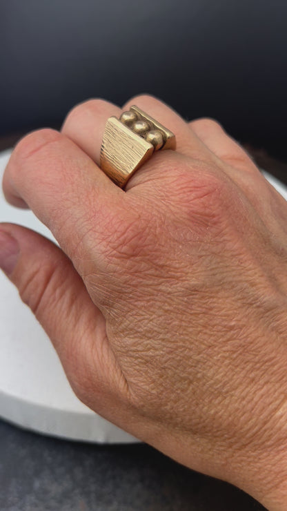 Three Dots Signet Ring