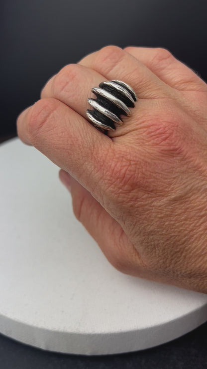 Five Walls Ring